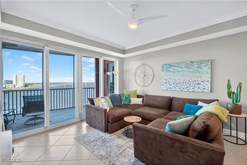 701-2743 1st St, FORT MYERS, FL, 33916-1881 | Card Image