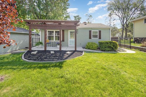 1060 Esther Ln, Mendota Heights, MN, 55118-1844 | Card Image