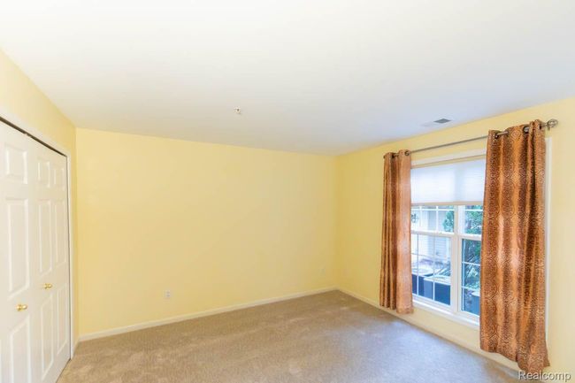 28460 Carlton Way Dr, Condo with 2 bedrooms, 2 bathrooms and null parking in Novi MI | Image 25