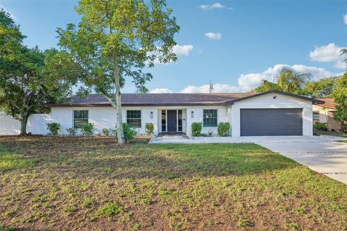 13700 86th Ave, SEMINOLE, FL, 33776-2225 | Card Image