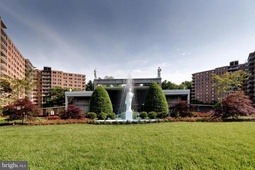 202e-4201 Cathedral Ave Nw, WASHINGTON, DC, 20016-4990 | Card Image