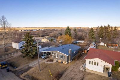 5005 51 St, House detached with 4 bedrooms, 2 bathrooms and 3 parking in Blackfoot AB | Image 2