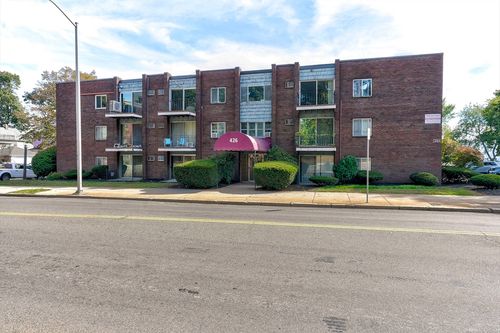 u17-426 Pleasant St, Malden, MA, 02148-8119 | Card Image