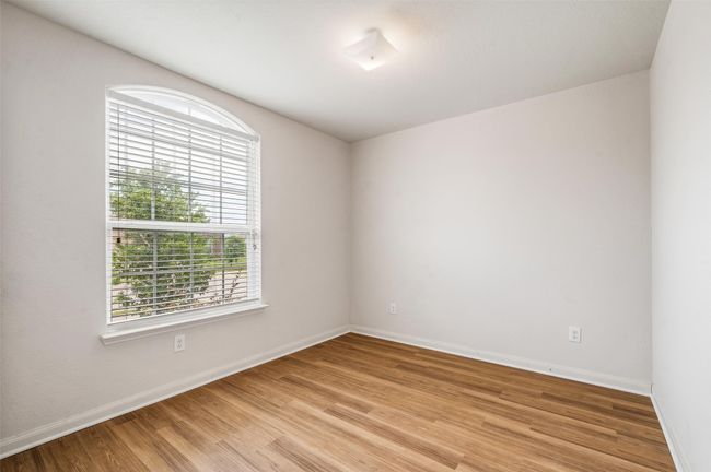 Unfurnished room featuring light wood finished floors and baseboards | Image 18