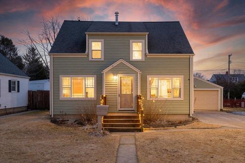 1124 Division Street, Algoma, WI, 54201 | Card Image