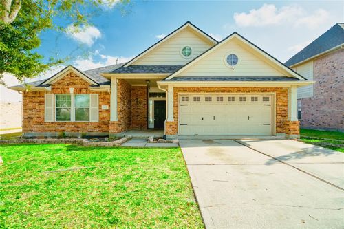 1527 Country Club Cove Dr, Baytown, TX, 77521-2063 | Card Image