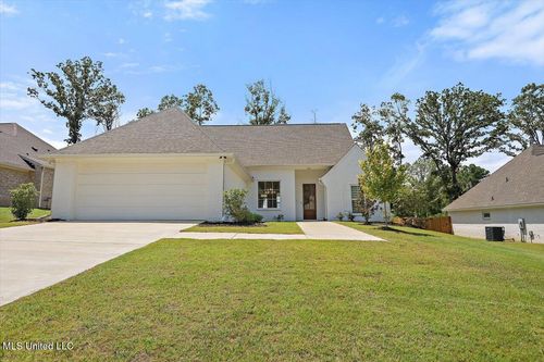223 Crestwood Pl, Gluckstadt, MS, 39110-1212 | Card Image