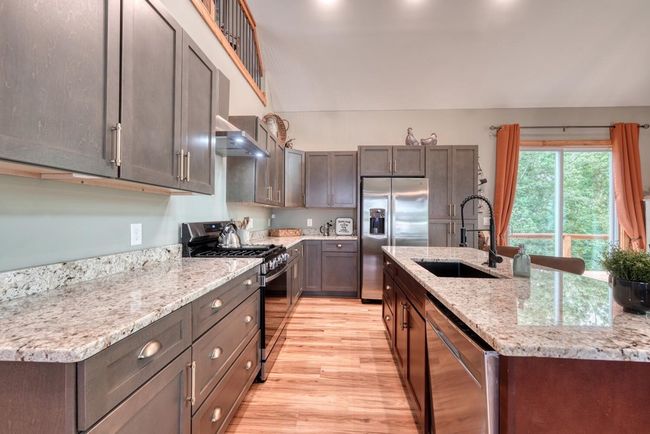 784 Sneaking Creek Dr, Home with 3 bedrooms, 4 bathrooms and null parking in Hayesville NC | Image 16