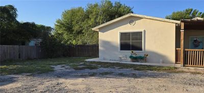 1707 Blue Jay Avenue, House other with 3 bedrooms, 2 bathrooms and 4 parking in Penitas TX | Image 3