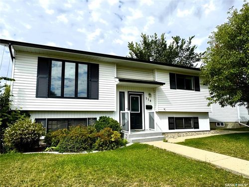518 6th Avenue Nw, Swift Current, SK, S9H0Y6 | Card Image