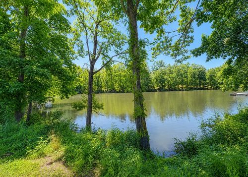 384 Duck Blind Rd, Clifton, TN, 38425-3026 | Card Image