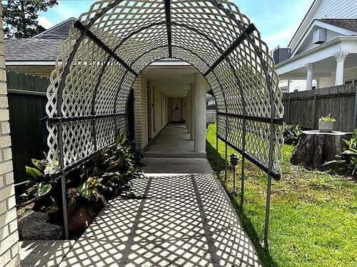 121 Ridgeway Dr, Metairie, LA, 70001-4212 | Card Image