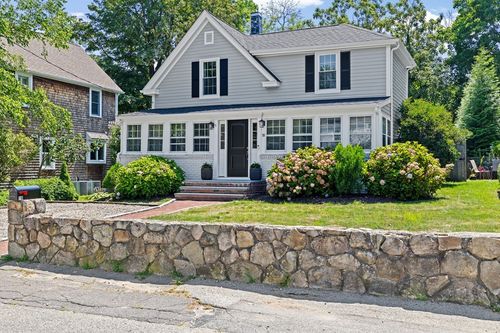 18 Pleasant St, Cohasset, MA, 02025-1704 | Card Image