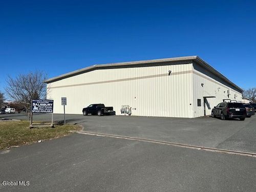 1-35 Hamilton Ln, Glenmont, NY, 12077-4824 | Card Image