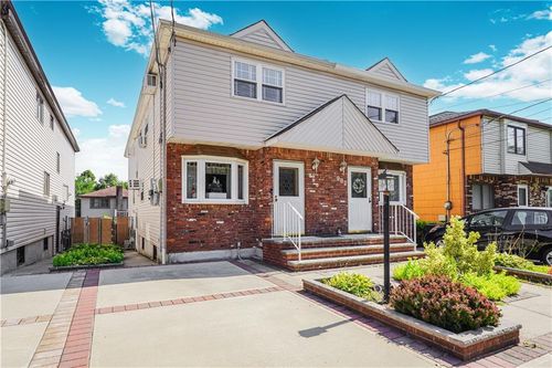 980 Rensselaer Ave, Staten Island, NY, 10309-2226 | Card Image