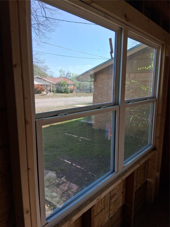 208 E 4 Th St, House other with 2 bedrooms, 2 bathrooms and null parking in Coleman TX | Image 8