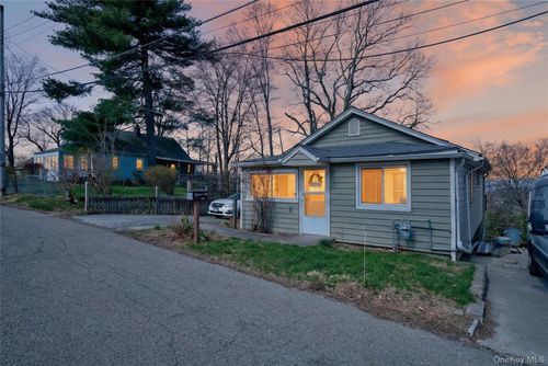 19 Samstag Ave, Ossining, NY, 10562-1924 | Card Image