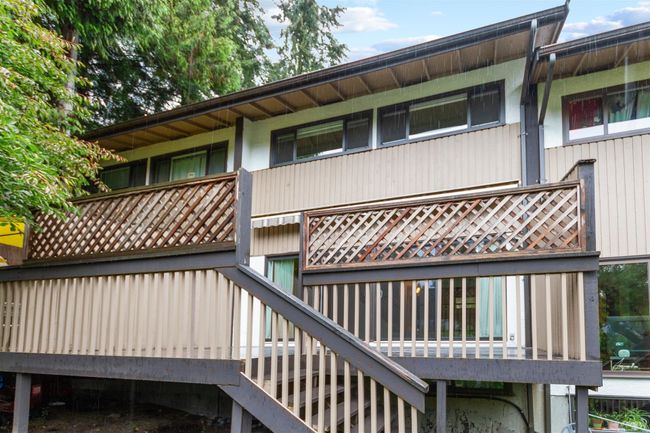 8957 Corona Place, Townhouse with 4 bedrooms, 2 bathrooms and 1 parking in Burnaby BC | Image 1