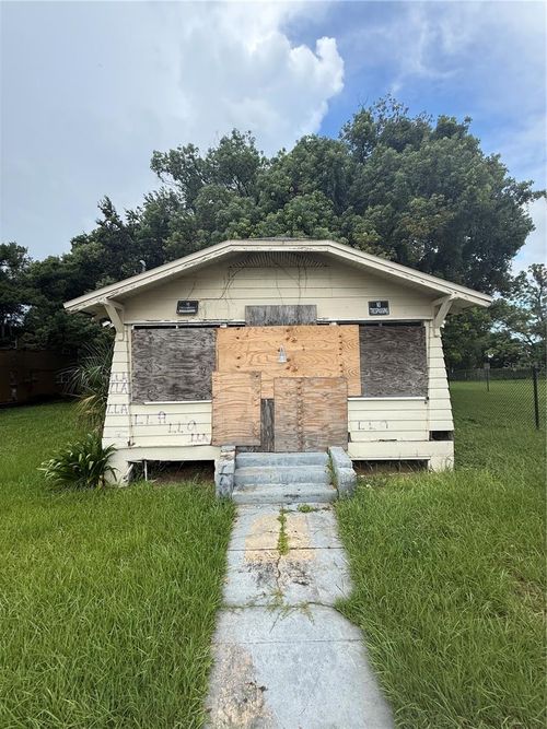 823 W Livingston St, Orlando, FL, 32805-1518 | Card Image