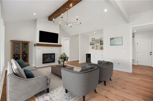 12541 S Hedge Ct, Olathe, KS, 66061-9241 | Card Image