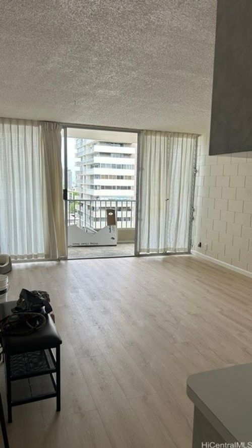 1301-1420 Victoria St, Honolulu, HI, 96822-3502 | Card Image