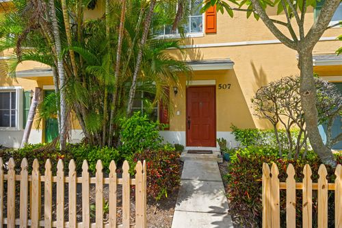 507 E Coast Ave, Lantana, FL, 33462-3191 | Card Image