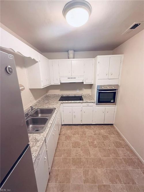 656 49th Street, Newport News, VA, 23607 | Card Image