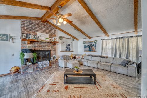 36 Pecan Dr, Leakey, TX, 78873 | Card Image