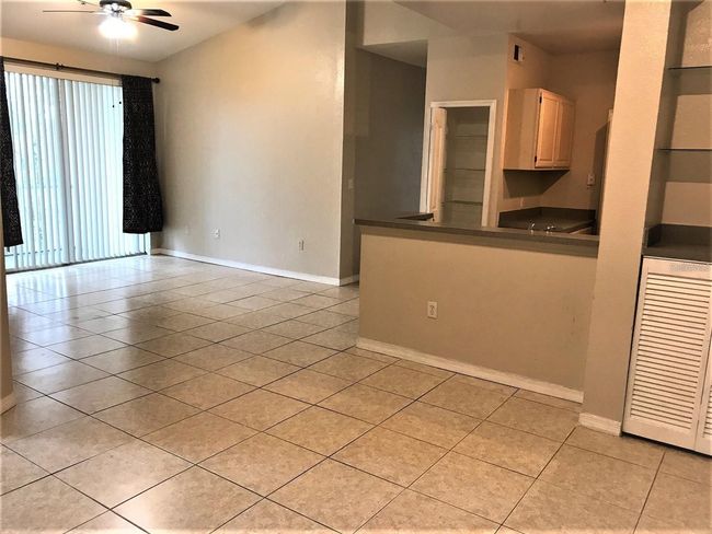 Large Living Room | Image 6