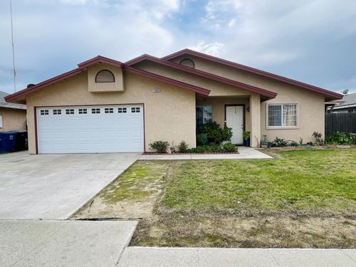 2909 W Freeland St, Caruthers, CA, 93609-9469 | Card Image