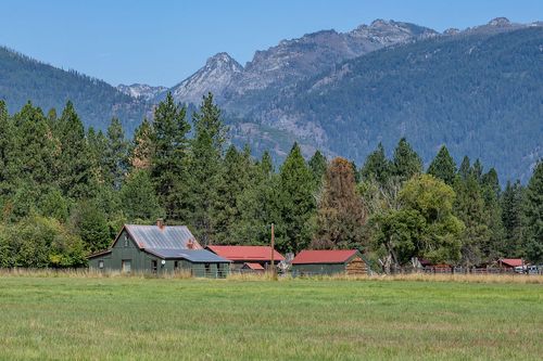 2032 Middle Bear Creek, Victor, MT, 59875 | Card Image