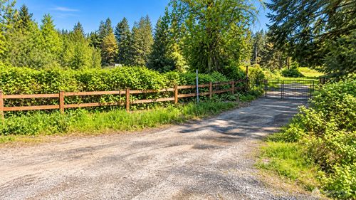 18646 Byers Rd Se, Maple Valley, WA, 98038-6309 | Card Image