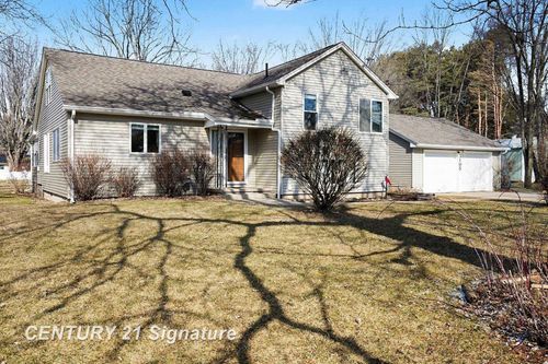 3105 E Stewart Road, Midland Charter Township, MI, 48640 | Card Image