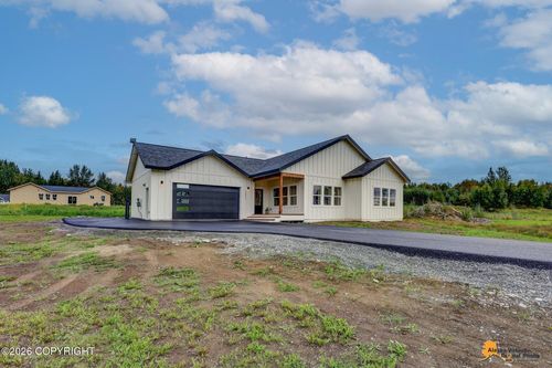 11879 E Apple Cir, Palmer, AK, 99645-5720 | Card Image