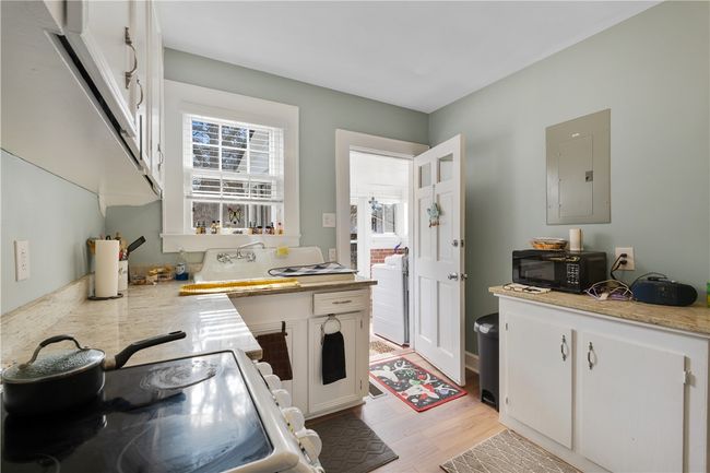 2 bedroom kitchen | Image 10