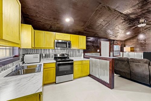 b-2823 Avenue Q, Galveston, TX, 77550-7730 | Card Image