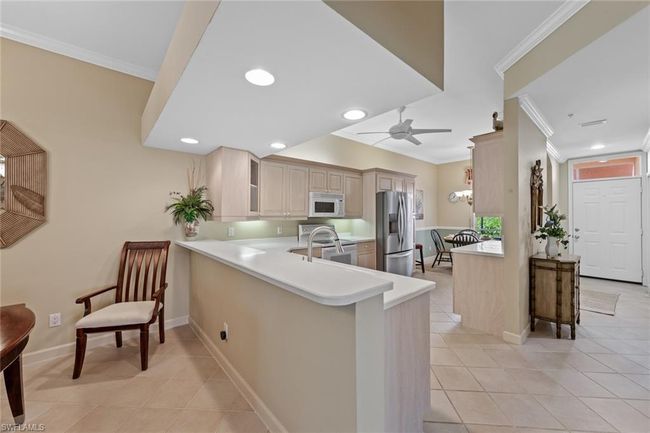 APT-5401 - 1972 Cascades Dr, Condo with 3 bedrooms, 2 bathrooms and 1 parking in NAPLES FL | Image 12