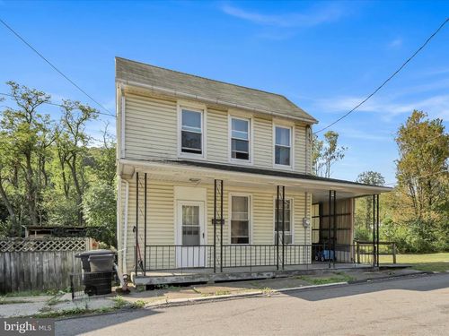 325 W Philadelphia St, Donaldson, PA, 17981-1125 | Card Image