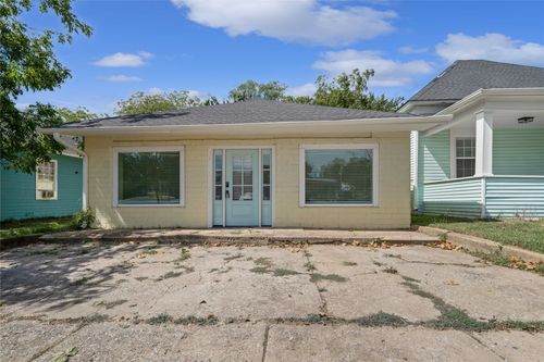 a-1011 S Armstrong Ave, Denison, TX, 75020-5053 | Card Image