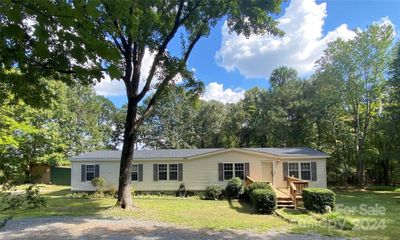 176 Hunters Glen Road, House other with 3 bedrooms, 2 bathrooms and null parking in Troy NC | Image 1