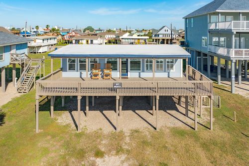 722 Beach Dr, Surfside Beach, TX, 77541-9805 | Card Image