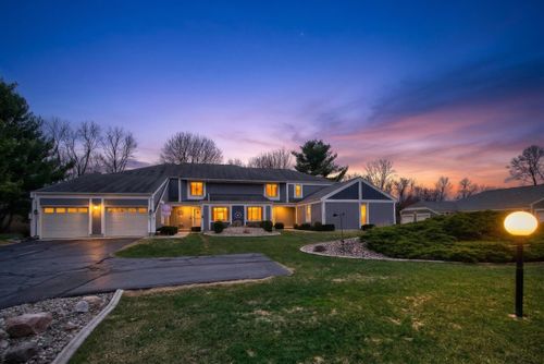 2786 Walden Woods Blvd, Jackson, MI, 49201-8115 | Card Image