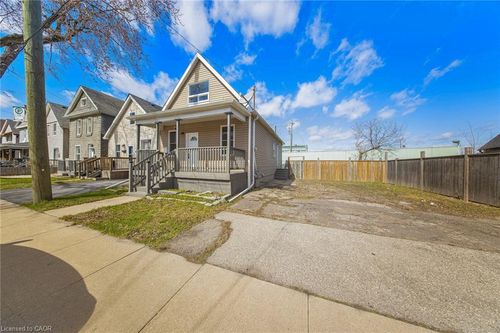 109 Gertrude St, Hamilton, ON, L8L4B7 | Card Image