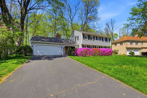 291 Forest Gln, West Springfield, MA, 01089-1946 | Card Image