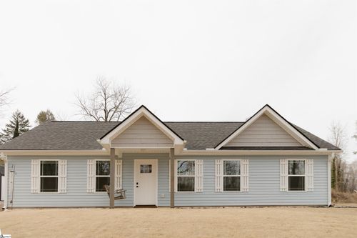 653 N Shamrock Ave, Landrum, SC, 29356-1235 | Card Image