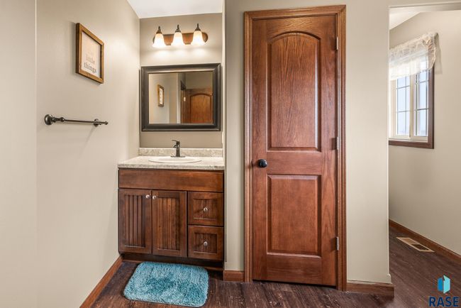 100 Oak Ave, House other with 6 bedrooms, 4 bathrooms and null parking in Crooks SD | Image 30