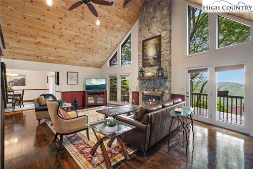 331 Pinnacle Ridge Rd, Beech Mountain, NC, 28604-8159 | Card Image