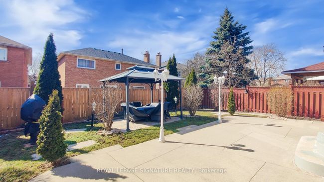 180 Kingknoll Dr, House other with 8 bedrooms, 4 bathrooms and 2 parking in Brampton ON | Image 50