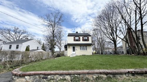 40 Greenvale Cir, White Plains, NY, 10607-1602 | Card Image