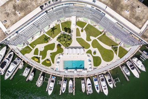 1005-dock-ds14-900 Bay Dr, Miami Beach, FL, 33141-5623 | Card Image